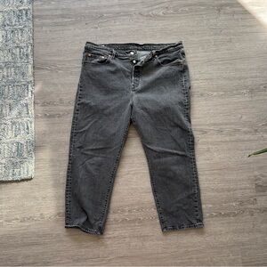 Levi’s Cropped Black Jeans